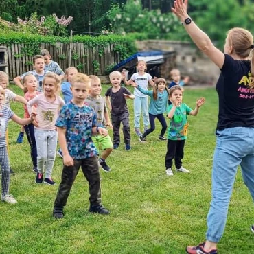 Zabawy ruchowe z dziećmi